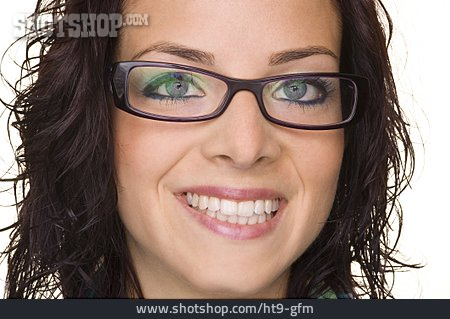 
                Junge Frau, Brillenträgerin                   