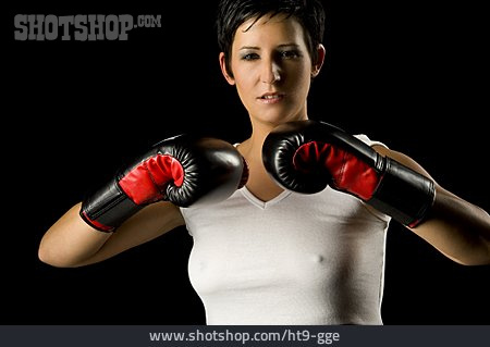
                Sportlerin, Energisch, Kickboxen                   