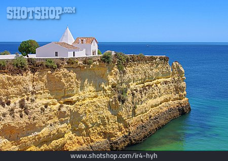 
                Portugal, Kapelle, Steilküste                   