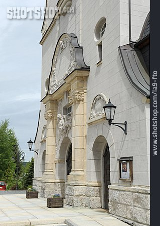 
                Kirchenportal, St. Michaelis, Adorf                   