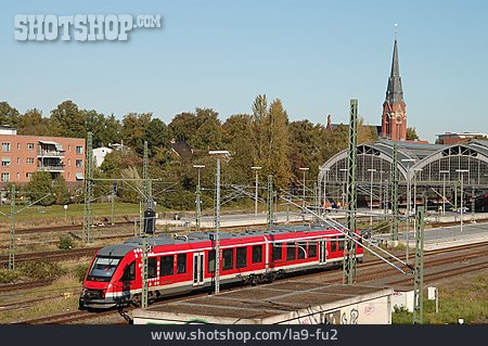 
                Bahnhof, Lübeck, Regionalbahn                   