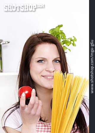 
                Kochen, Nudelgericht, Spaghetti, Italienische Küche                   