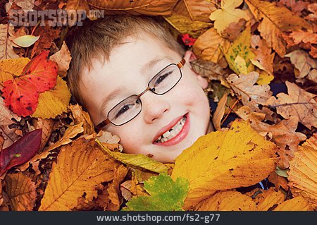 
                Junge, Herbst, Herbstlaub, Herbstlich                   