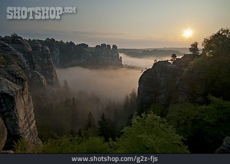 
                Sonnenaufgang, Sächsische Schweiz, Elbsandsteingebirge                   