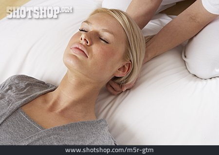
                Entspannung, Behandlung, Massage, Nackenmassage, Shiatsu                   