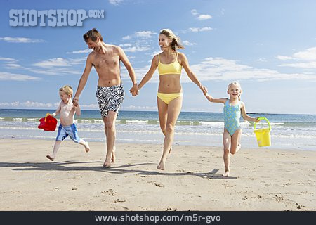 
                Sommer, Familie, Strandurlaub, Sommerferien, Familienurlaub                   