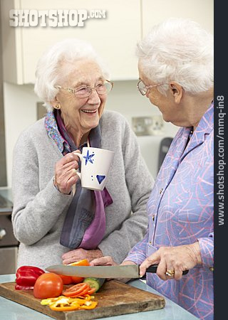 
                Seniorin, Seniorenheim, Altersvorsorge, Pflegebedürftig, Senioren-wg                   