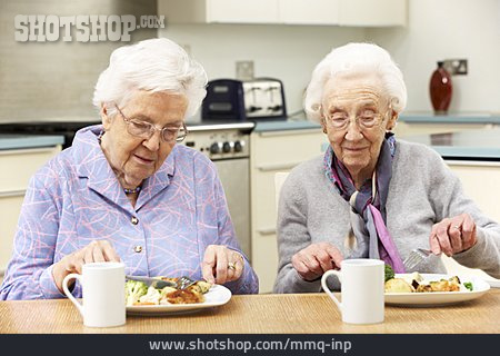 
                Essen, Altersvorsorge, Wohngemeinschaft, Senioren-wg                   