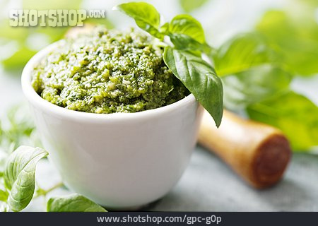 
                Pesto, Basilikumpesto                   