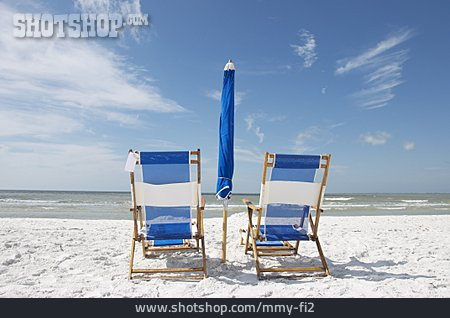 
                Entspannung, Liegestuhl, Strandurlaub                   