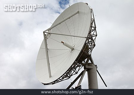 
                Antenne, Satellitenschüssel, Parabolantenne                   