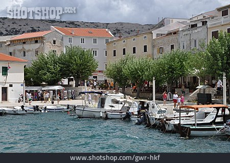 
                Kroatien, Pag, Uferpromenade                   