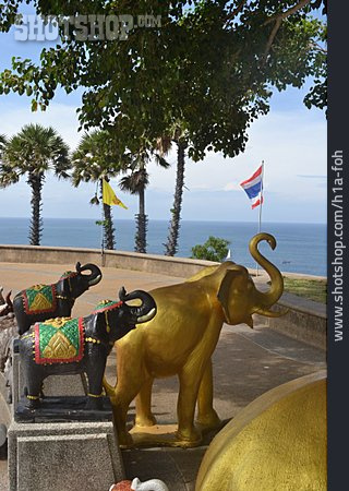 
                Phuket, Phromthep, Elefantentempel                   