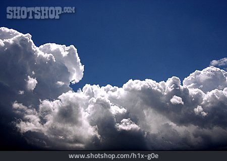 
                Wolkengebilde, Gewitterwolken, Gewitterstimmung                   