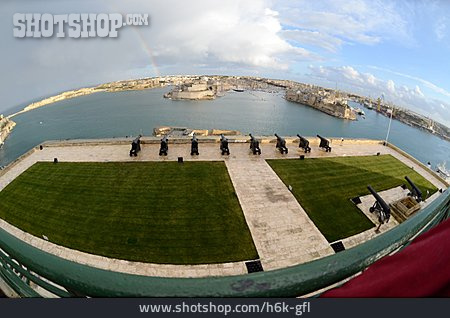 
                Republik Malta, Saluting Battery                   