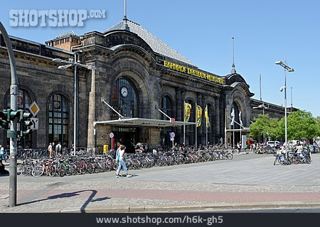 
                Bahnhof, Dresden, Neustadt                   