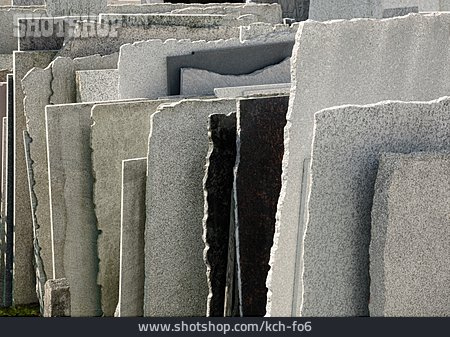
                Steinplatten                   