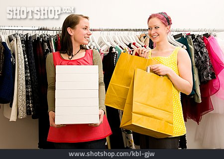 
                Kleidung & Accessoires, Einkauf & Shopping, Einzelhandel                   
