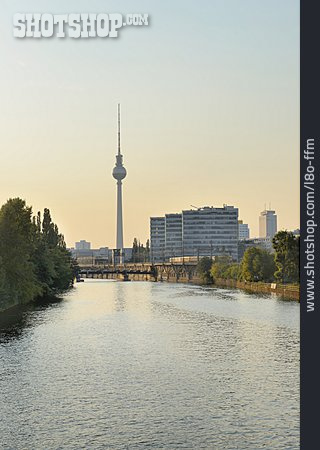 
                Berlin, Fernsehturm, Spree                   