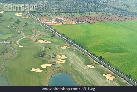 
                Golfplatz                   