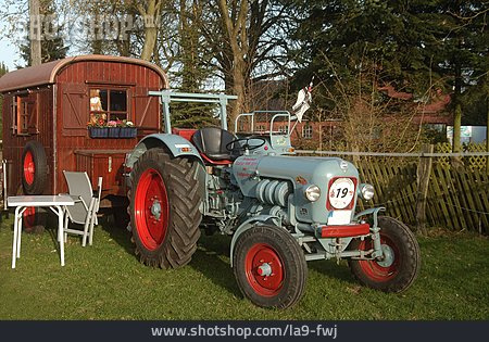 
                Oldtimer, Traktor, Landmaschine                   