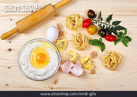 
                Gewürze & Zutaten, Zubereitung, Tagliatelle, Italienische Küche                   