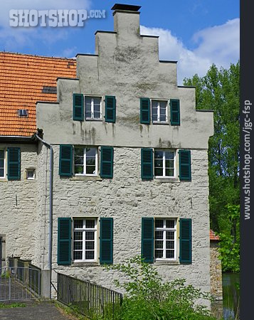 
                Wasserschloss, Haus Dellwig                   