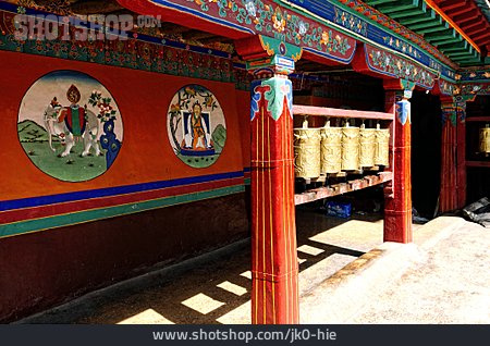 
                Buddhismus, Gebetsmühle, Drepung                   