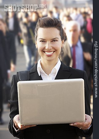 
                Geschäftsfrau, Mobile Kommunikation, Laptop                   