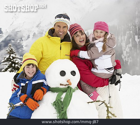 
                Eltern, Familie, Winterurlaub, Schneemann                   