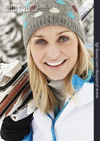 
                Frau, Skiurlaub, Skifahrerin                   
