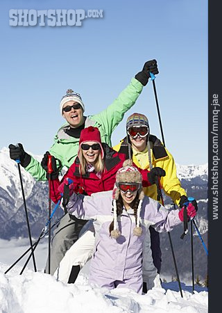 
                Familie, Skiurlaub                   
