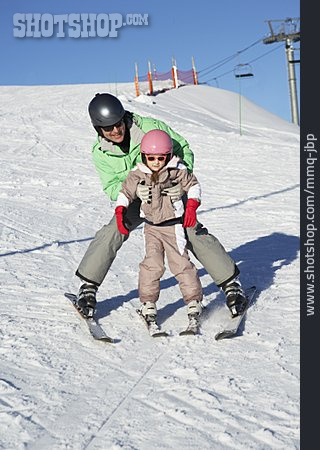 
                Vater, Tochter, Skiurlaub, Skifahrer, Skilehrer                   