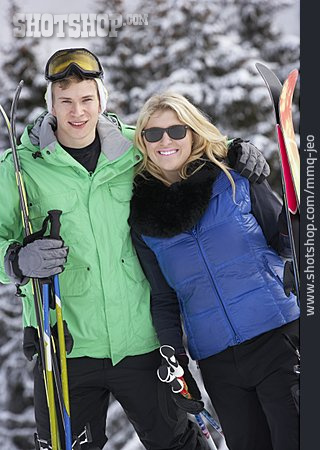 
                Paar, Skiurlaub                   