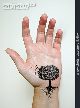 
                Hand, Lebensbaum, Körperbemalung                   