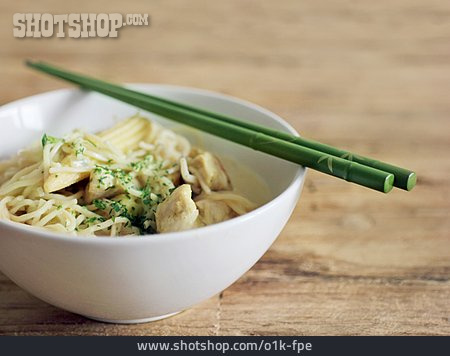 
                Nudelgericht, Chinesische Küche, Chinanudeln                   