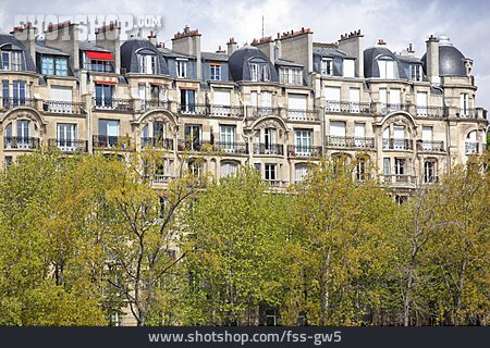 
                Immobilie, Altbau, Paris                   