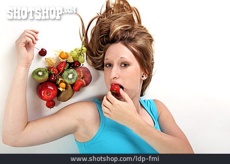 
                Junge Frau, Gesunde Ernährung                   