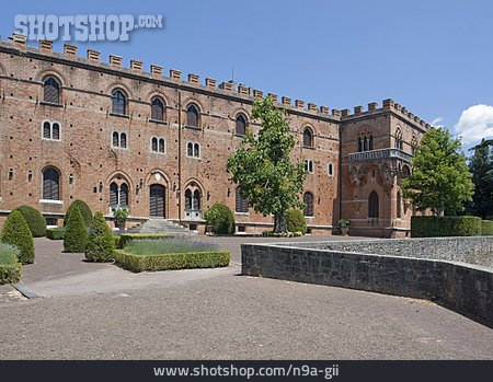 
                Gaiole In Chianti, Castello Di Brolio                   