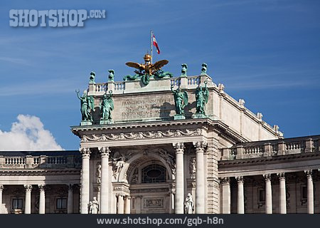 
                Hofburg, Heldenplatz                   
