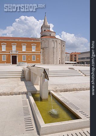 
                Kirche, Brunnen, Zadar, Donatuskirche                   