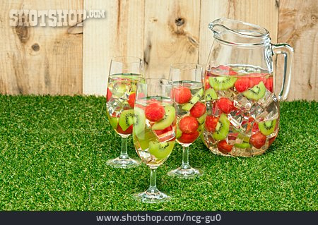 
                Fruchtig, Sangria, Sommergetränk                   