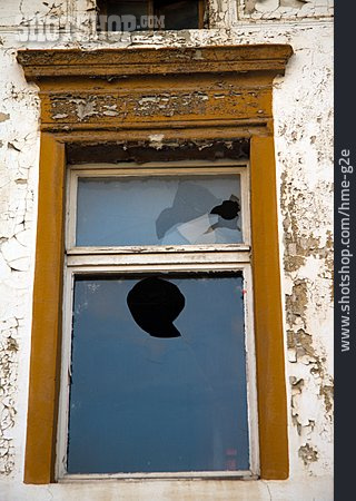 
                Vandalismus, Fensterscheibe                   