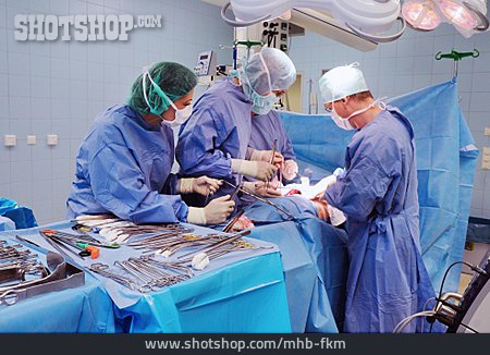 
                Chirurg, Operation, Chirurgie                   