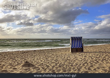 
                Strandkorb, Stürmisch, Strandurlaub                   