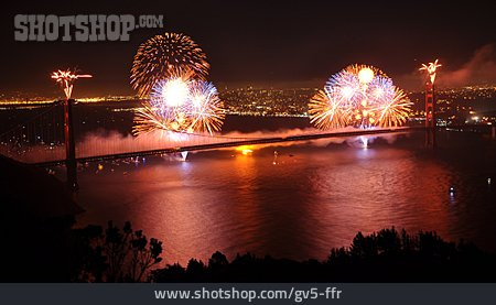 
                Feuerwerk, Golden Gate Bridge                   