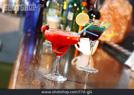 
                Cocktail, Cocktailbar                   