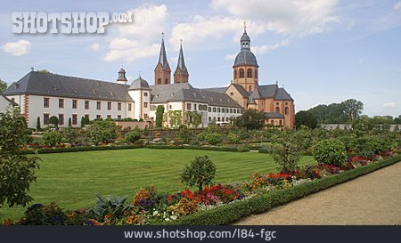 
                Kloster, Seligenstadt, Einhard-basilika                   