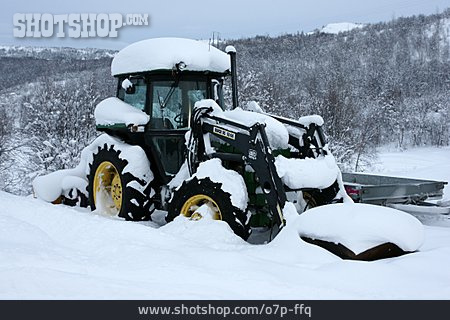 
                Winter, Traktor, Eingeschneit                   