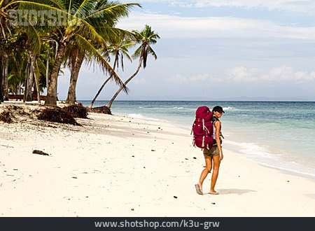 
                Reise & Urlaub, Strand, Reisen, Touristin, Backpacker                   